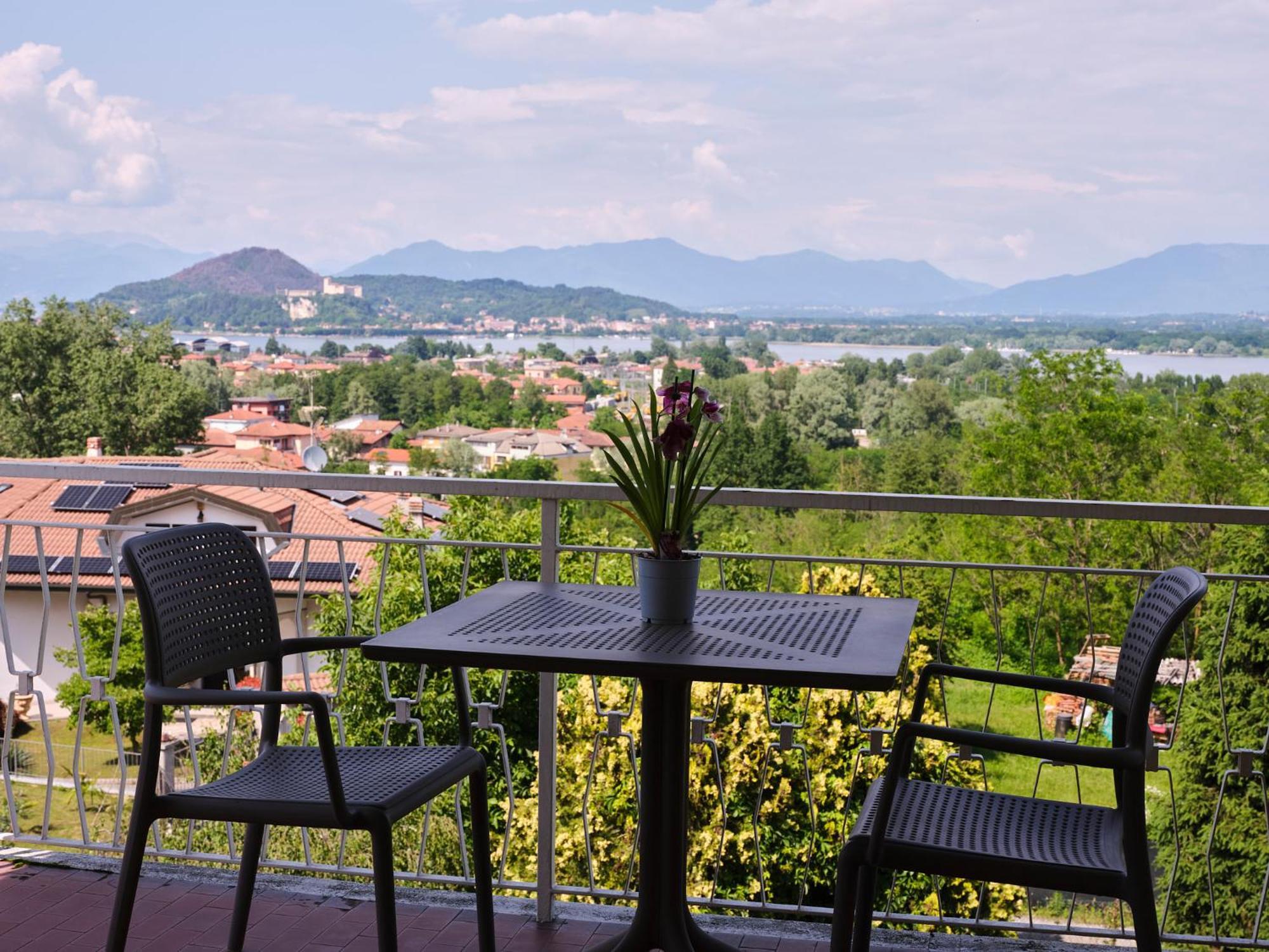 Casa Ierardi - Appartamento Arona Bellavista エクステリア 写真